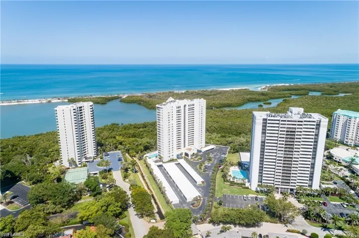 5550 Heron Point Dr 305, Naples, Florida 34108