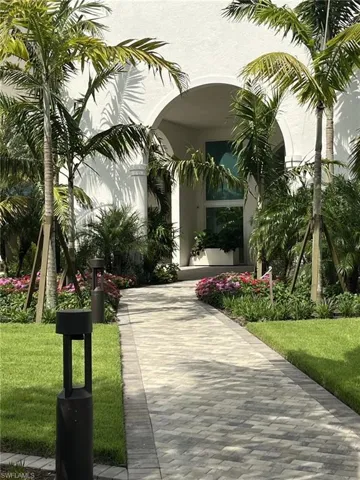 5550 Heron Point Dr 305, Naples, Florida 34108