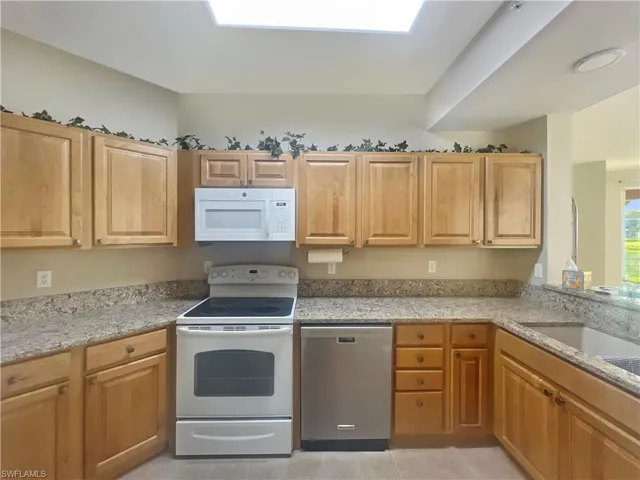 6560 Huntington Lakes Cir 104, Naples, Florida 34119