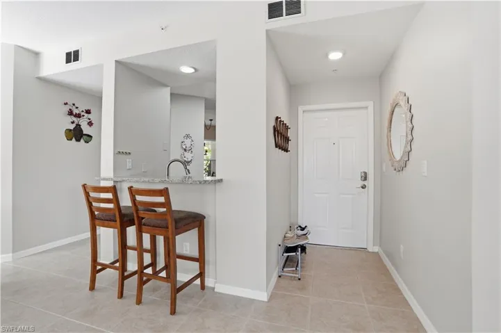 6560 Huntington Lakes Cir 104, Naples, Florida 34119