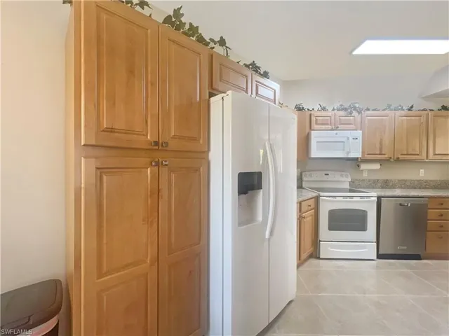 6560 Huntington Lakes Cir 104, Naples, Florida 34119