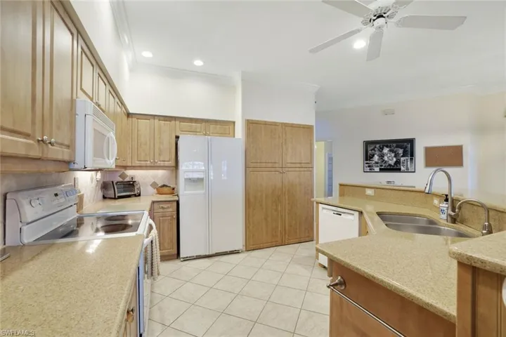260  Lambton  LN, Naples, FL 34104