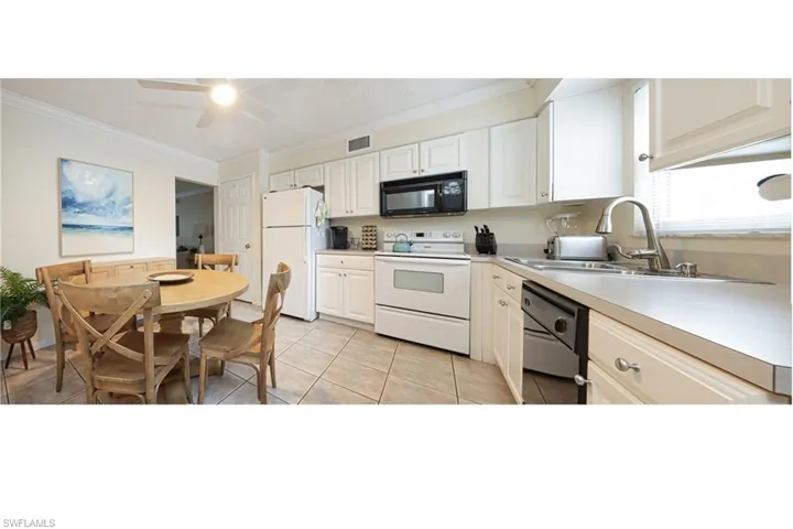 940 3rd St S 101, Naples, Florida 34102