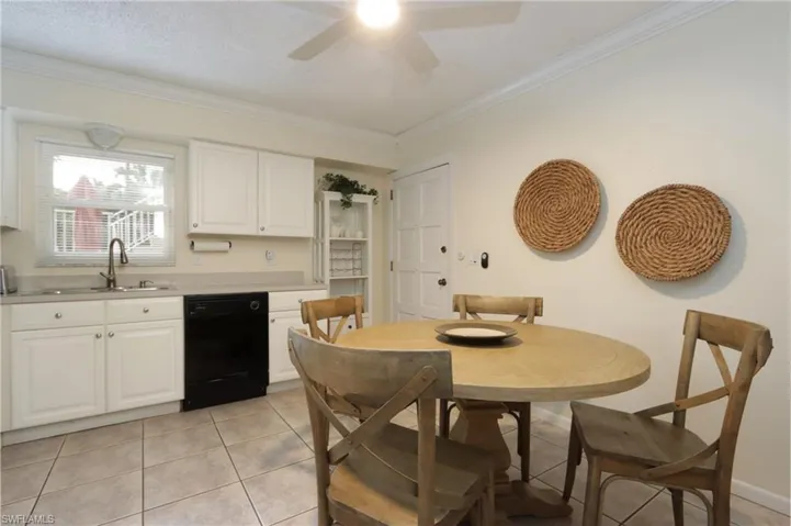 940 3rd St S 101, Naples, Florida 34102