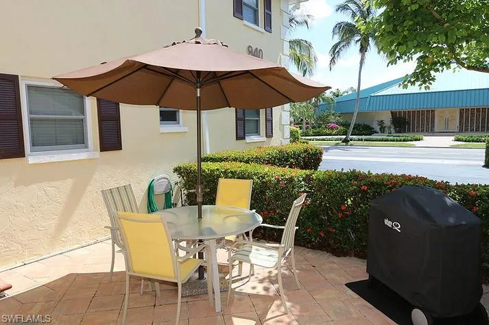 940 3rd St S 101, Naples, Florida 34102