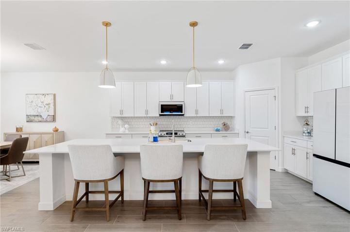 1392 Birdie DR, NAPLES FL 34120