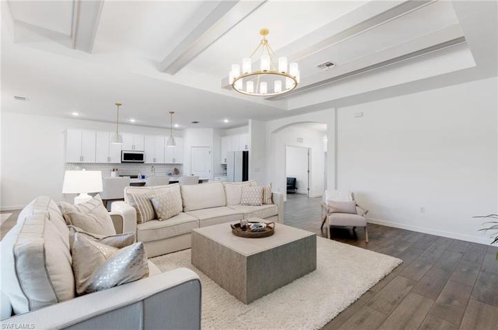1392 Birdie DR, NAPLES FL 34120