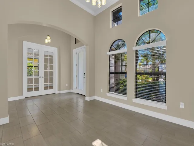 Formal Dining Area & Foyer