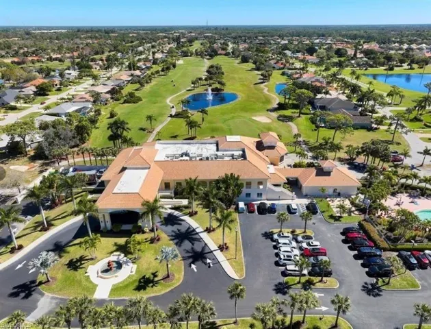 There is also a fitness center, club room, restaurant and plenty of social opportunities as a country club member.