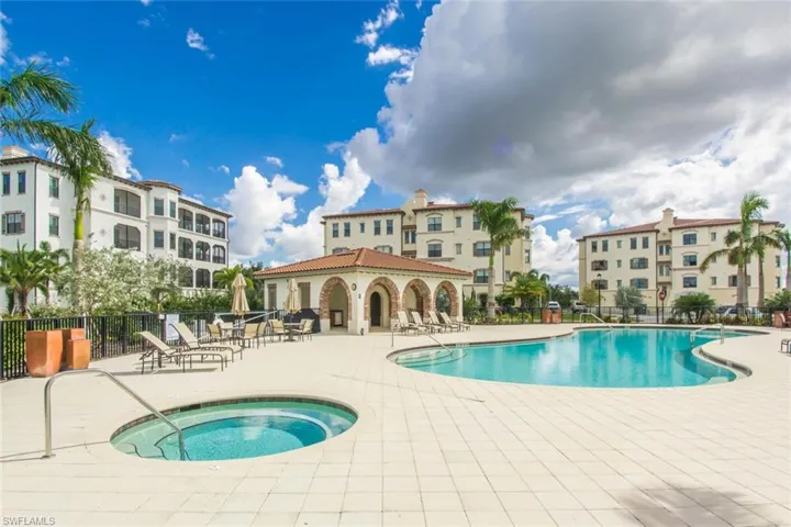 Carrara private pool, spa and grill