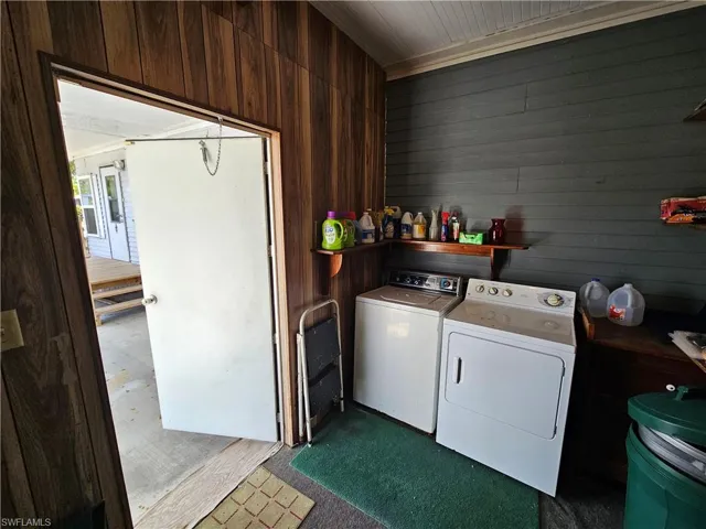 Shed with Laundry room