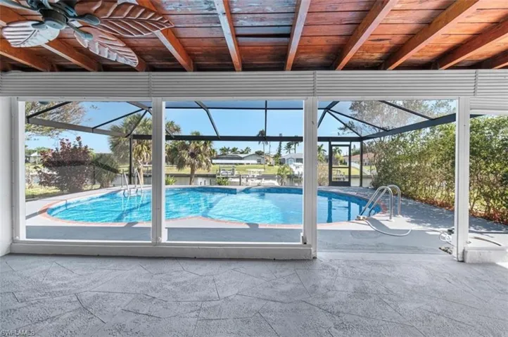 Outdoor lanal and screened-in pool