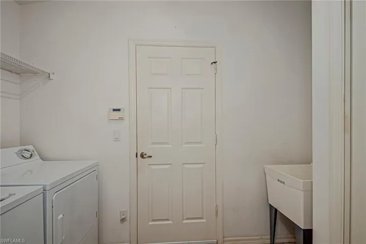 7809 Stratford Dr, Naples, Florida 34104