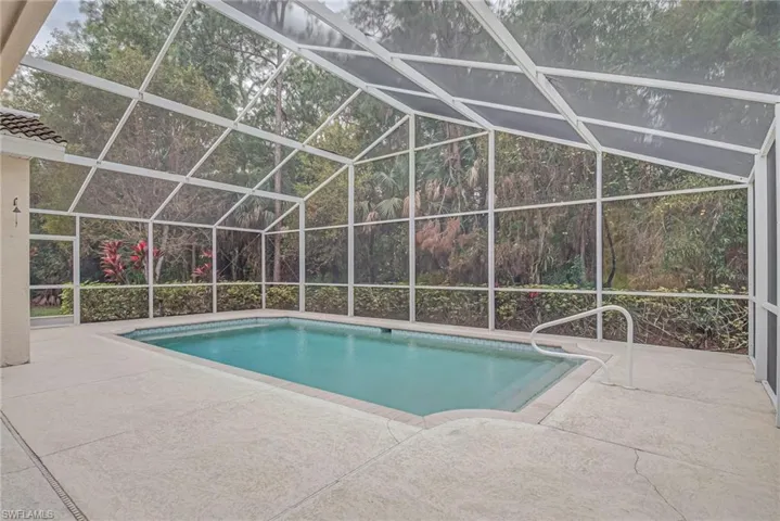 7809 Stratford Dr, Naples, Florida 34104