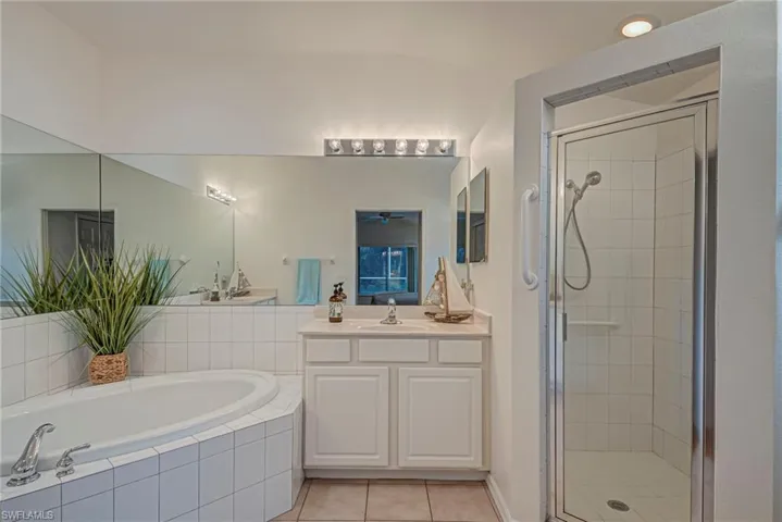 7809 Stratford Dr, Naples, Florida 34104
