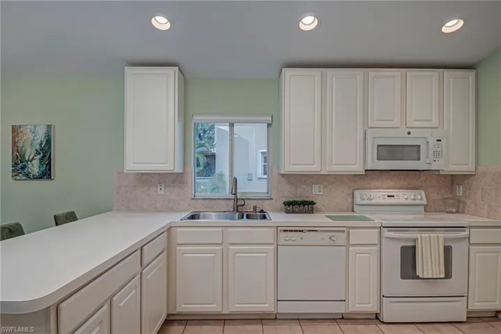 7809 Stratford Dr, Naples, Florida 34104