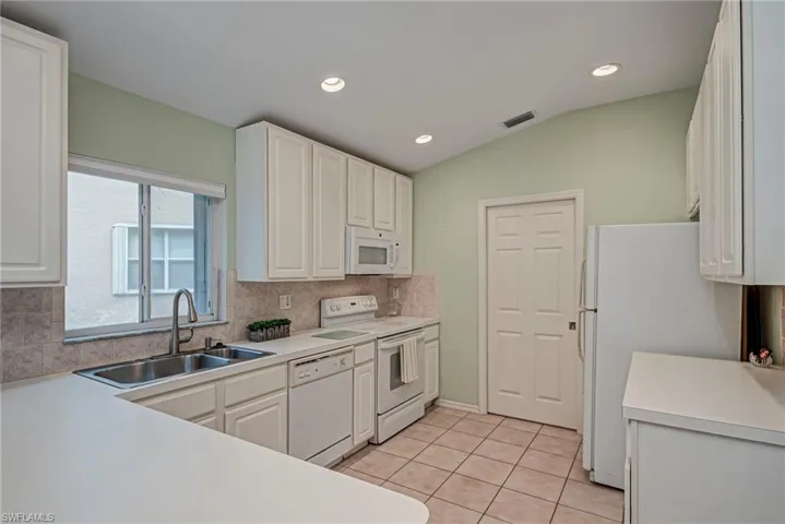 7809 Stratford Dr, Naples, Florida 34104