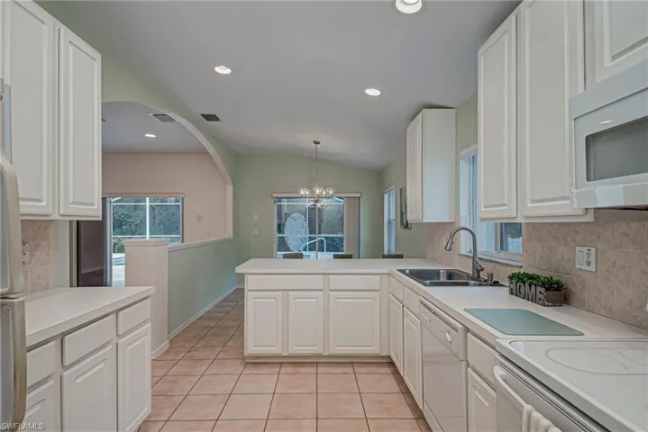 7809 Stratford Dr, Naples, Florida 34104