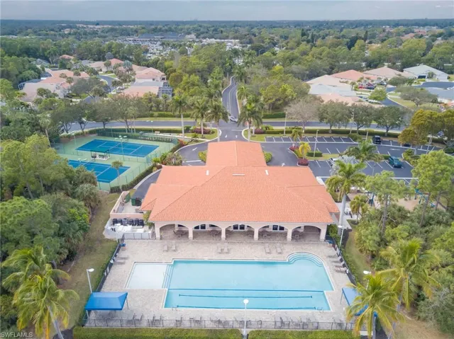 7809 Stratford Dr, Naples, Florida 34104