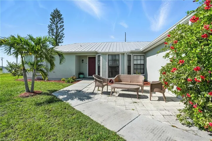 324 24th Ter, Cape Coral, Florida 33993