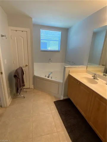 2565 Deerfield Lake Ct, Cape Coral, Florida 33909