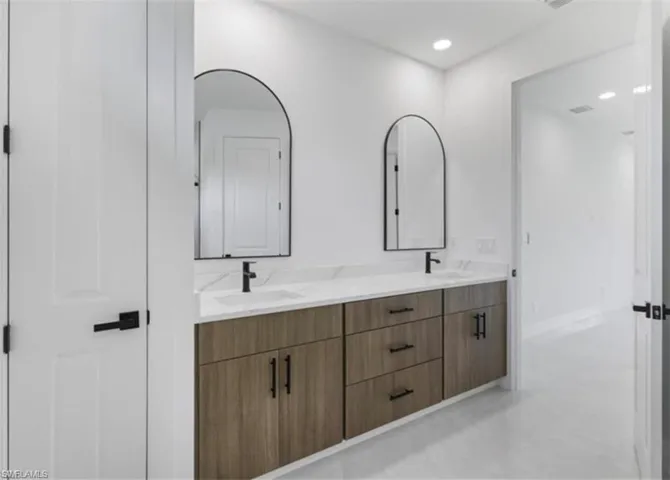 4727 Notthingham Dr, Fort Myers, Florida 33905