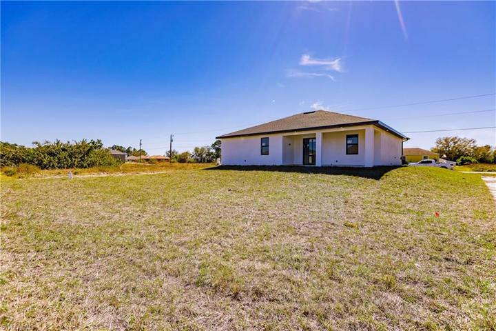 3808 3rd ST SW, LEHIGH ACRES FL 33976