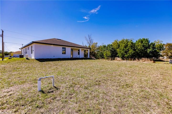 3808 3rd ST SW, LEHIGH ACRES FL 33976