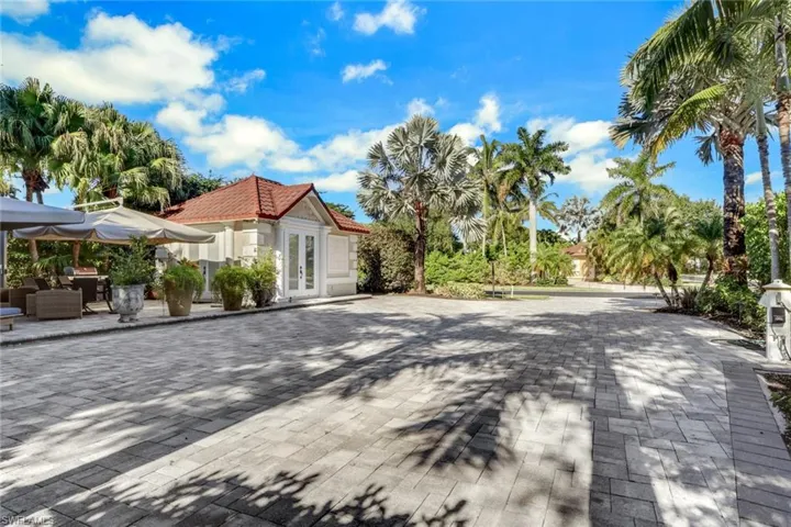4840 Carriage Ct, Naples, Florida 34114