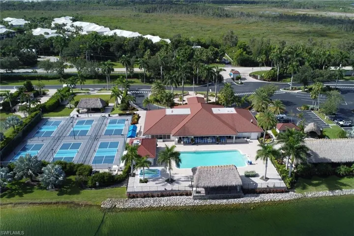 4840 Carriage Ct, Naples, Florida 34114