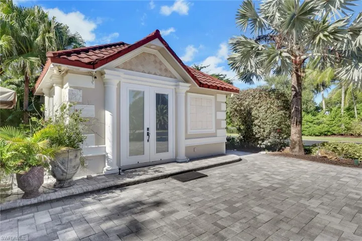 4840 Carriage Ct, Naples, Florida 34114