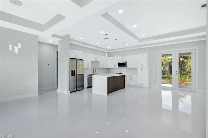 3660  39th NE AVE, Naples, FL 34120