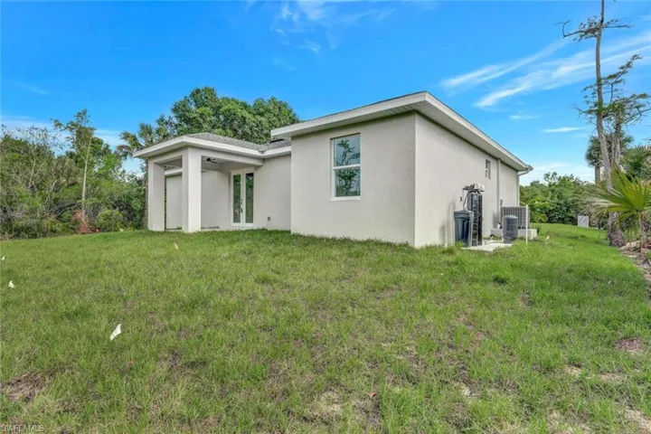 3660  39th NE AVE, Naples, FL 34120