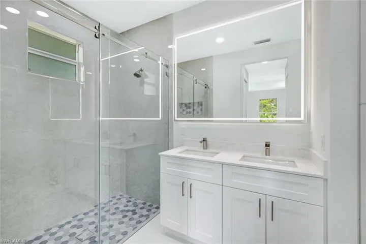 3660  39th NE AVE, Naples, FL 34120
