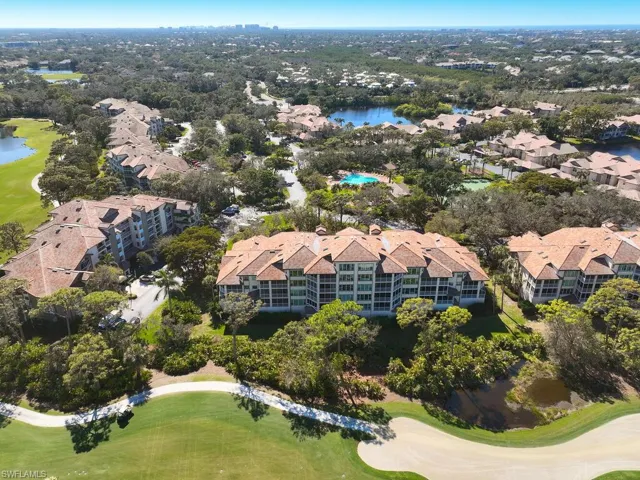 Birds eye view of Wedgewood property.  Easy walk right across the street to pool, tennis,  and grills!
