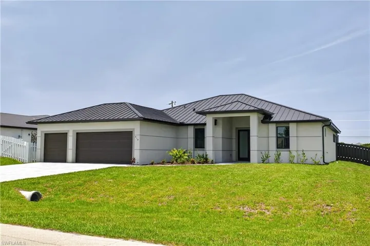 819 SW 16th  TER, Cape Coral, FL 33991