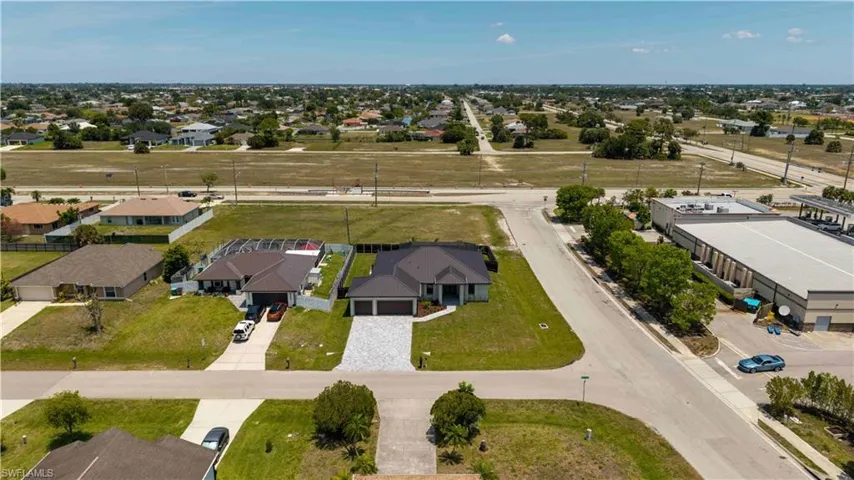 819 SW 16th  TER, Cape Coral, FL 33991