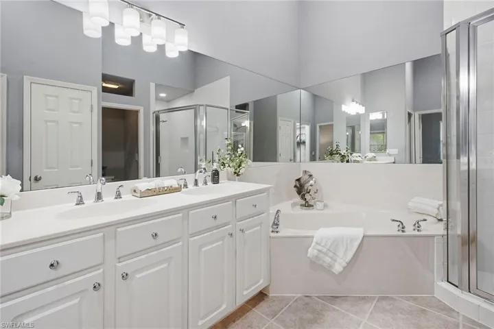 8380 Big Acorn Cir 1204, Naples, Florida 34119