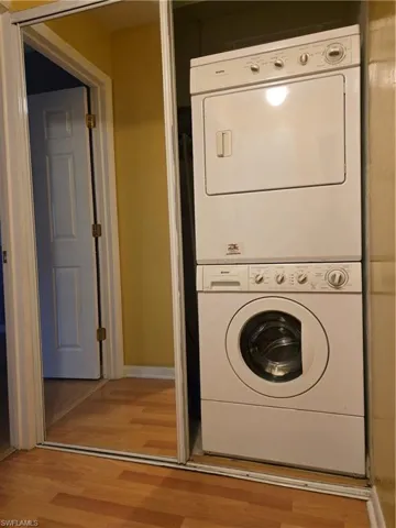 Laundry stackable washer/dryer