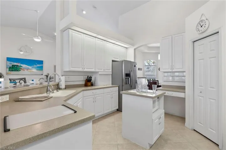 Kitchen with Island