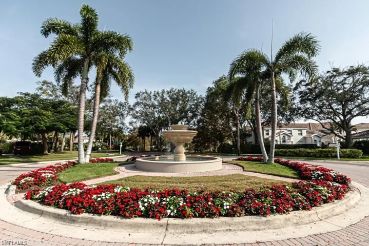 View of home's community