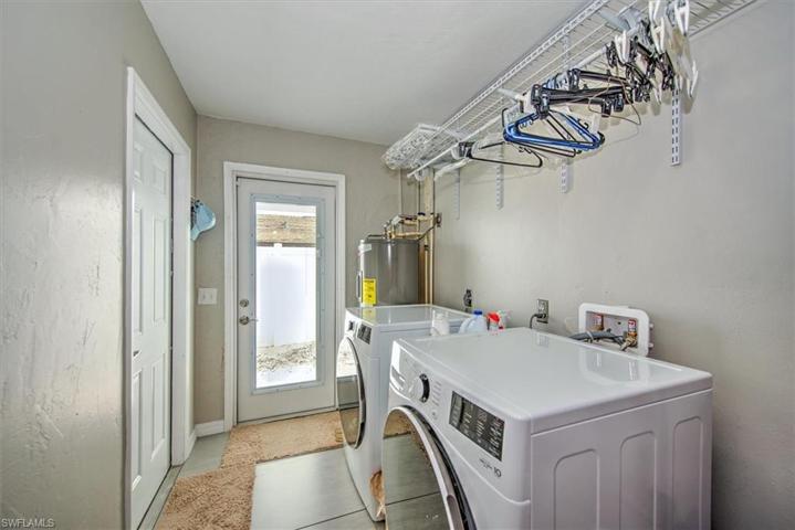 416 SW 38th  TER, Cape Coral, FL 33914