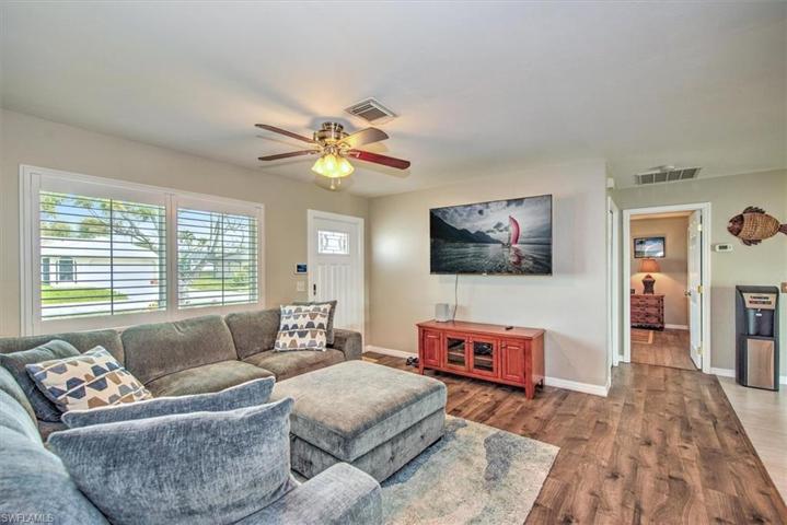416 SW 38th  TER, Cape Coral, FL 33914