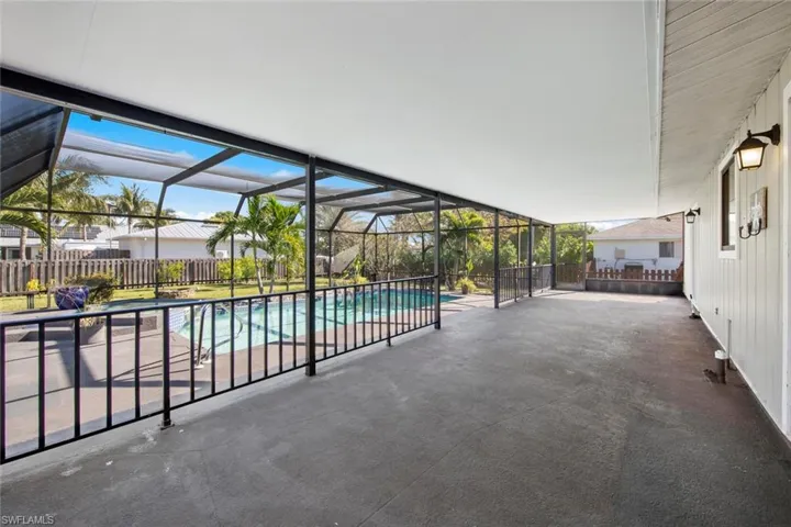 Huge screened in sitting area
