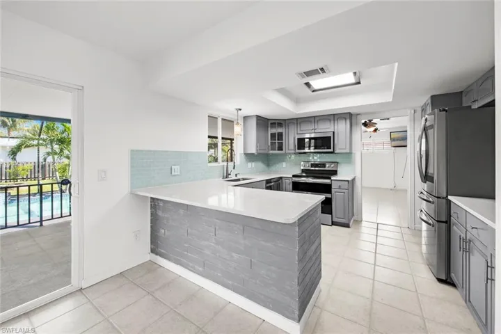 5275  Maple  LN, Naples, FL 34113