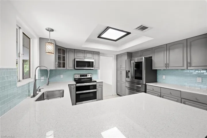5275  Maple  LN, Naples, FL 34113