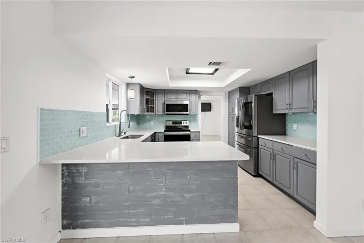 5275  Maple  LN, Naples, FL 34113