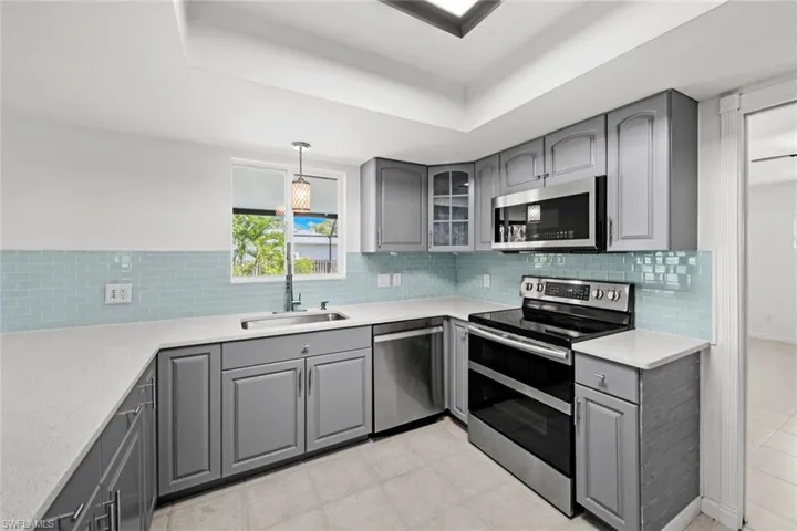 5275  Maple  LN, Naples, FL 34113