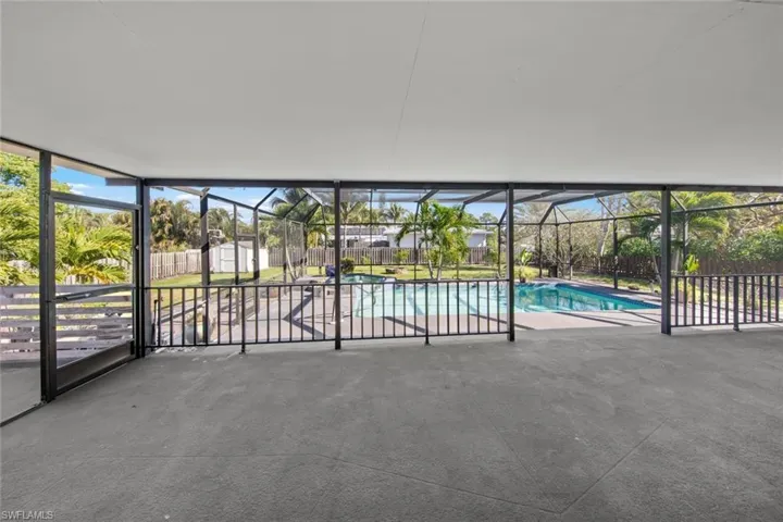 Huge screened in sitting area
