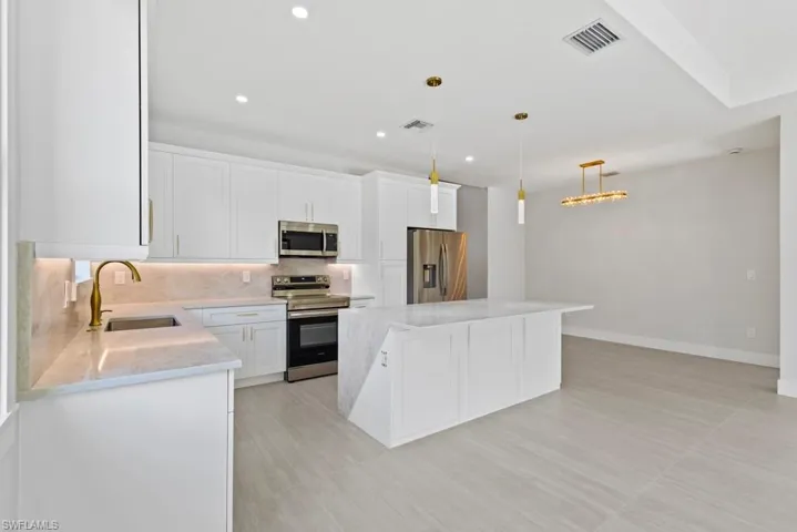 5044  44th NE ST, Naples, FL 34120